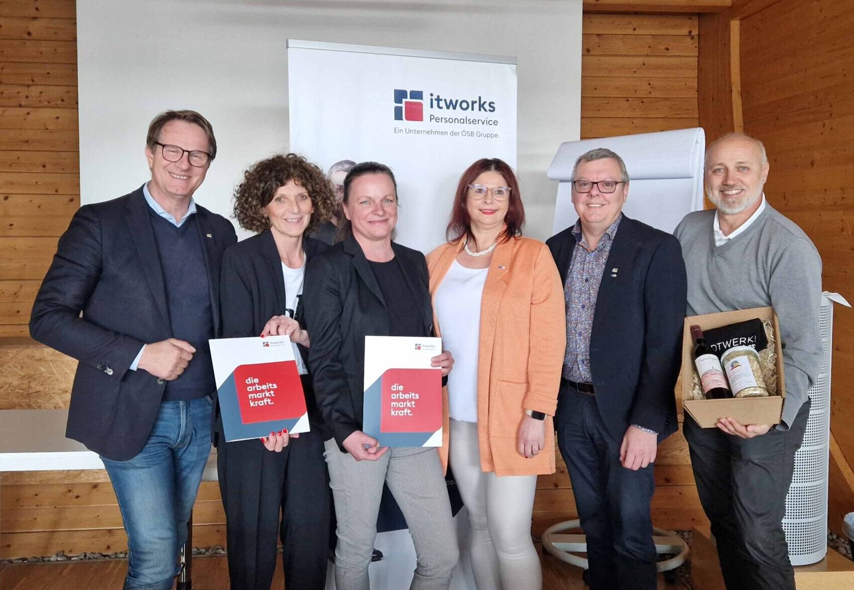 Büroeröffnung von itworks am Ökopark Hartberg Gruppenfoto